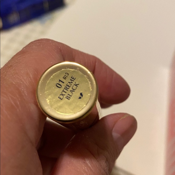 Estee Lauder Gold Mascara - Picture 3 of 3